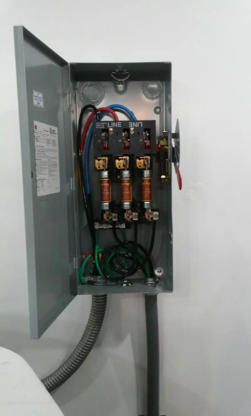 Three-phase disconnect switch installed for Electrical Wiring & Rewiring in Cotulla